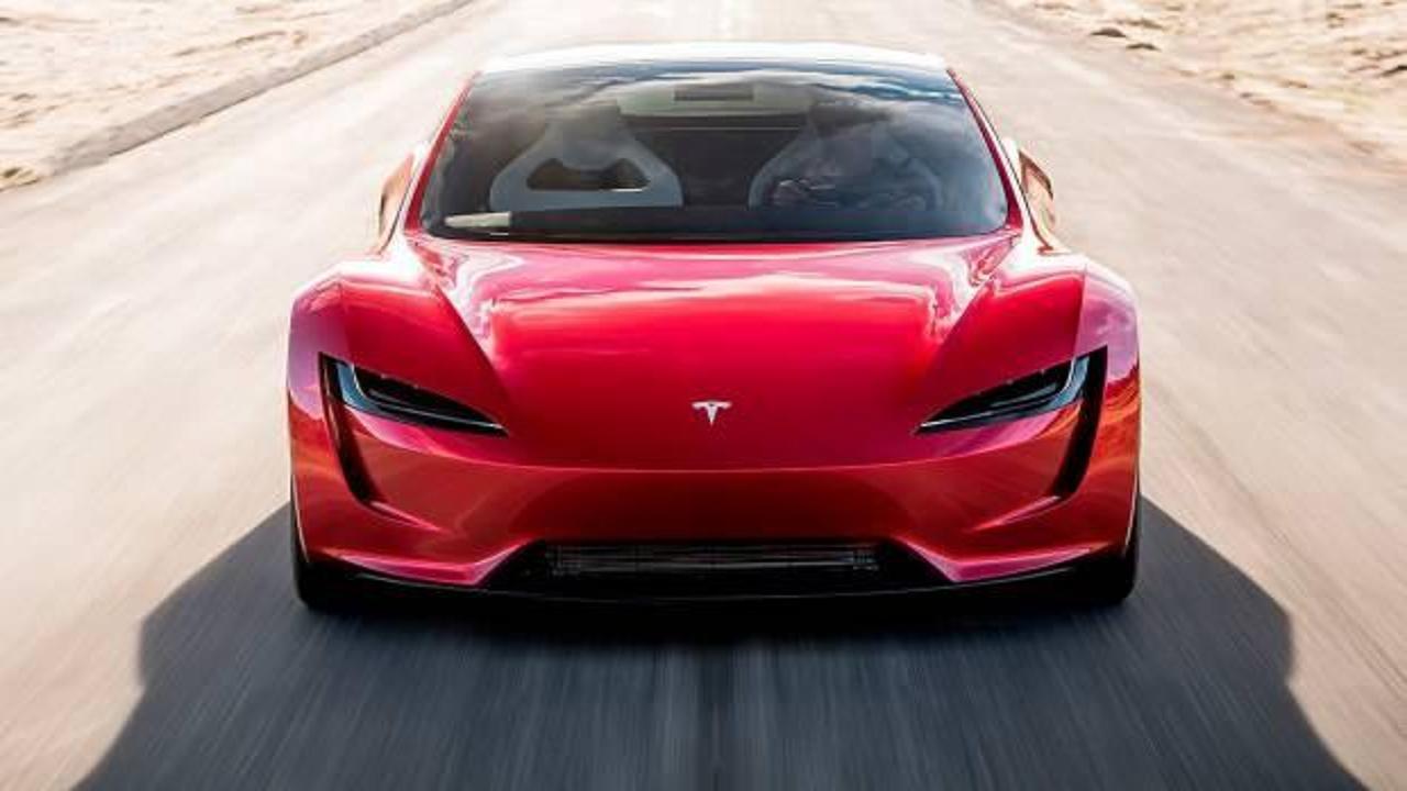 Tesla'nın en hızlı modelinin üretimi gecikecek!