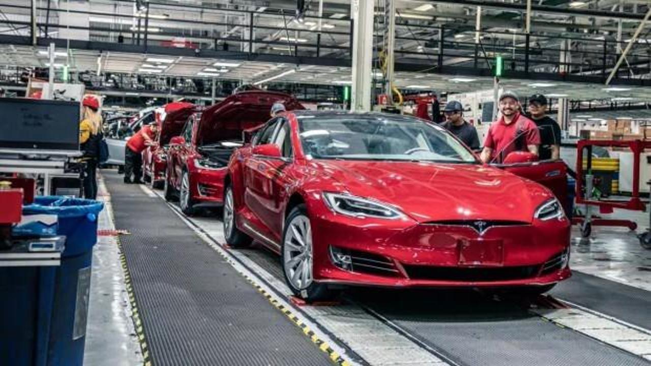 Elon Musk kapatılan Tesla fabrikası için dava açtı!