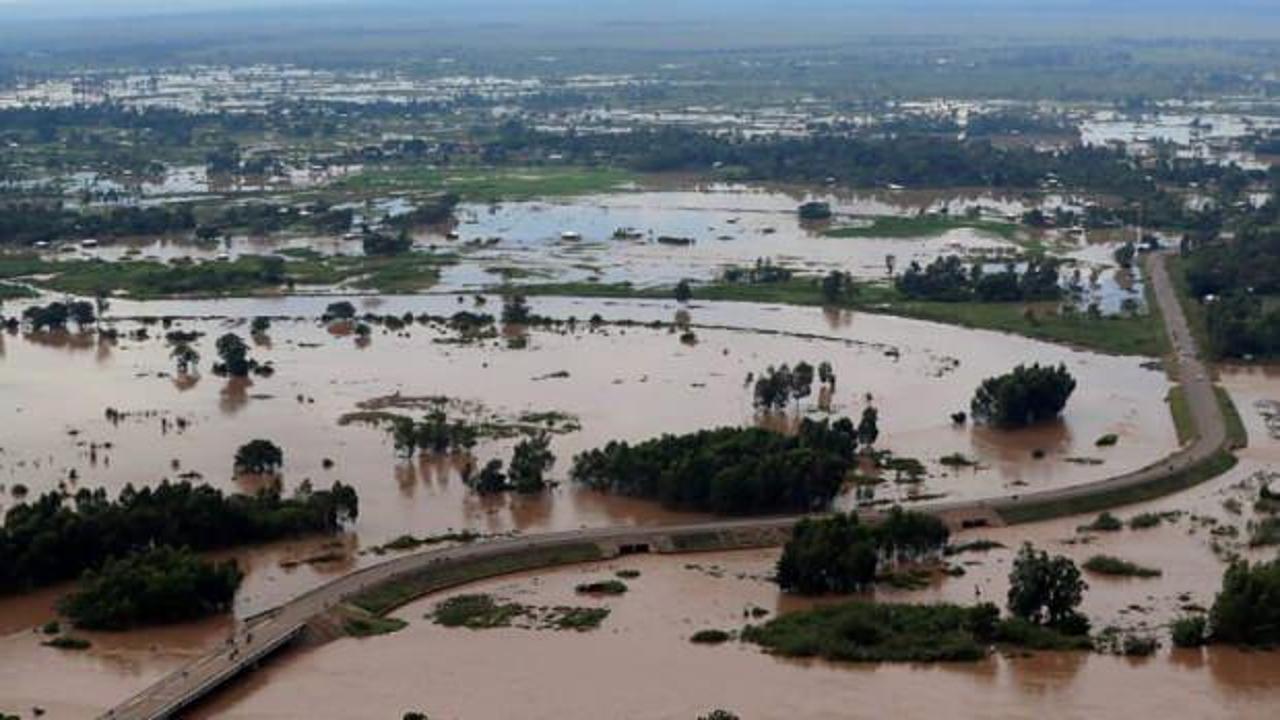 Ülkeyi sel vurdu: 194 kişi hayatını kaybetti