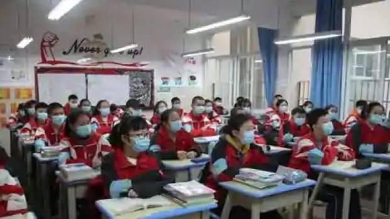Vietnam'da okullar 3 ay sonra açıldı