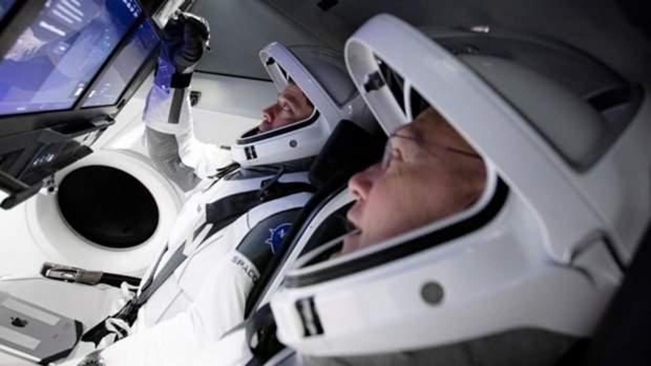 SpaceX'in insanlı test seferi için karantinaya girdiler