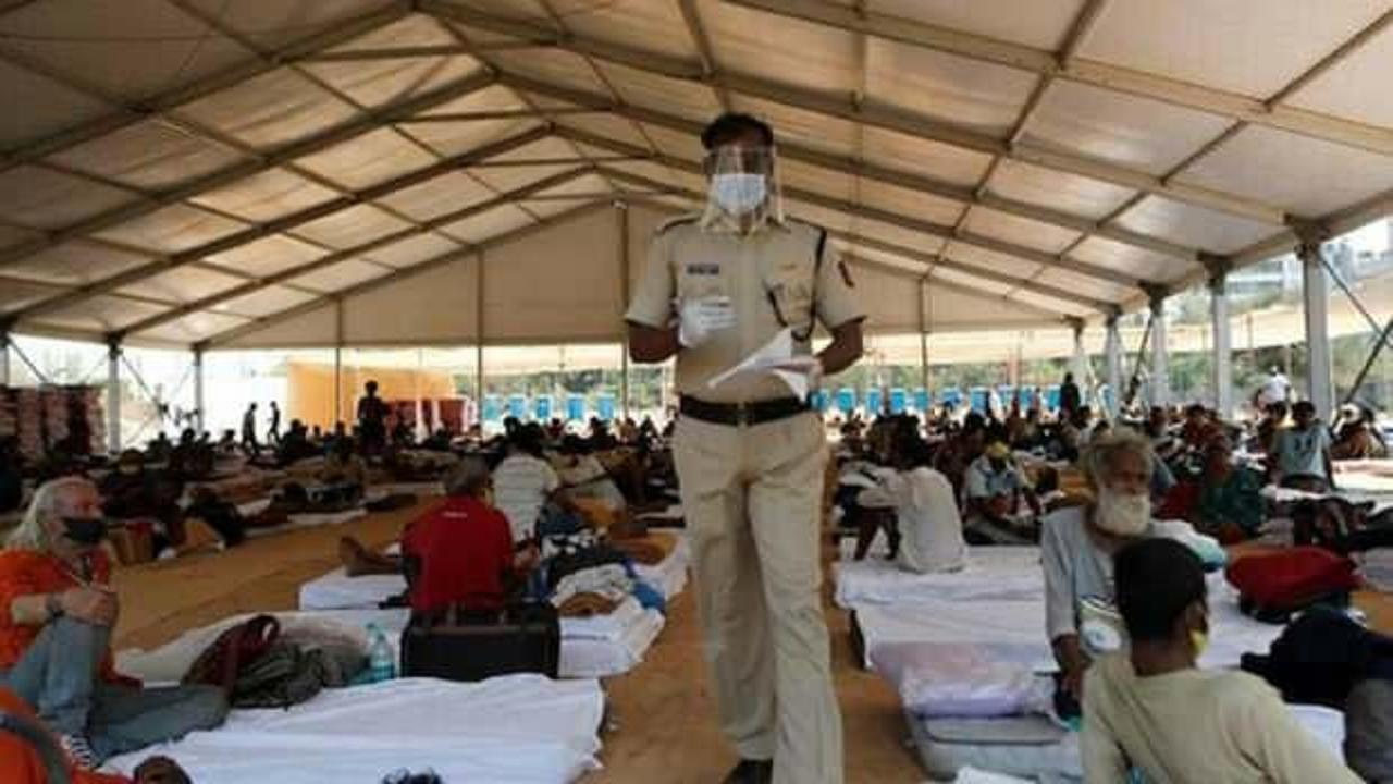 Hindistan'da sağlık sistemi çöktü: Kovid-19 hastalarına yatak verilmiyor