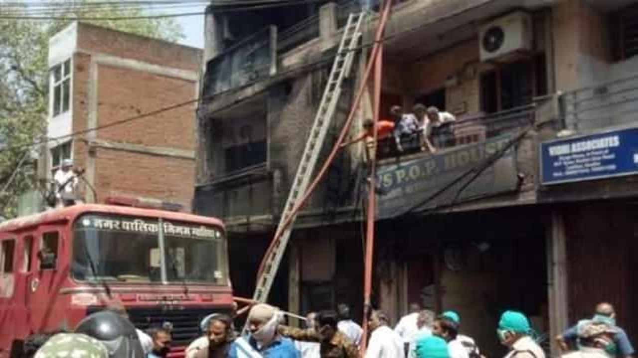 Hindistan'da boya dükkanında patlama: 7 ölü