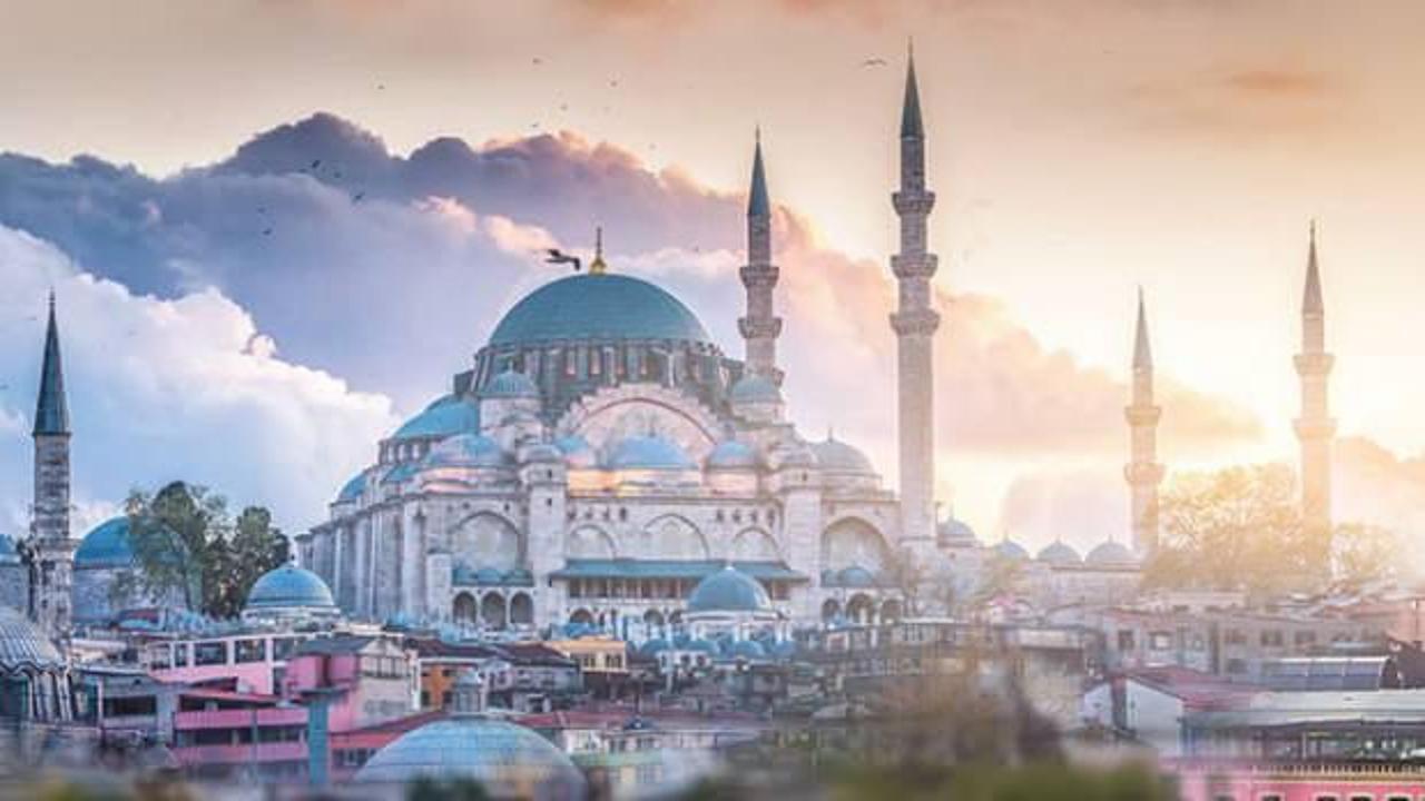 İstanbul'da hangi camilerde cuma namazı kılınacak?