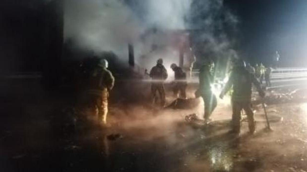İstanbul'da maske ve eldiven yüklü TIR'da yangın