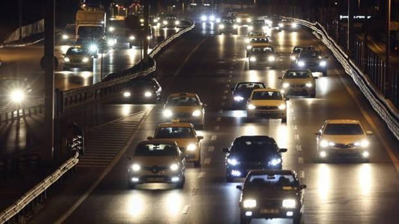 Kısıtlamanın bitmesiyle İstanbul'da trafik bir anda arttı