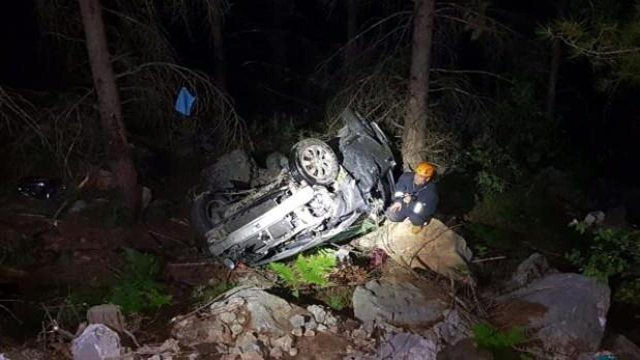 Antalya'da otomobil uçurumdan yuvarlandı: 1 ölü, 1 yaralı