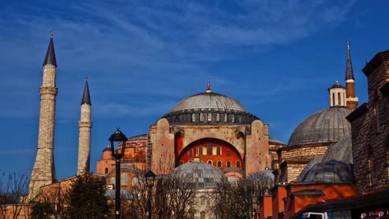 Son dakika! Vali Yerlikaya duyurdu: İşte İstanbul'da Cuma namazı kılınacak camiler