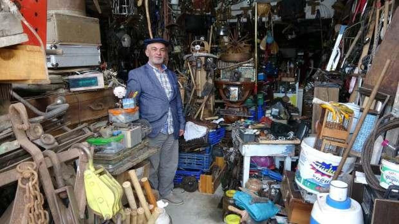 42 yıllık antika eşya merakı g&ouml;renleri şaşkına &ccedil;eviriyor