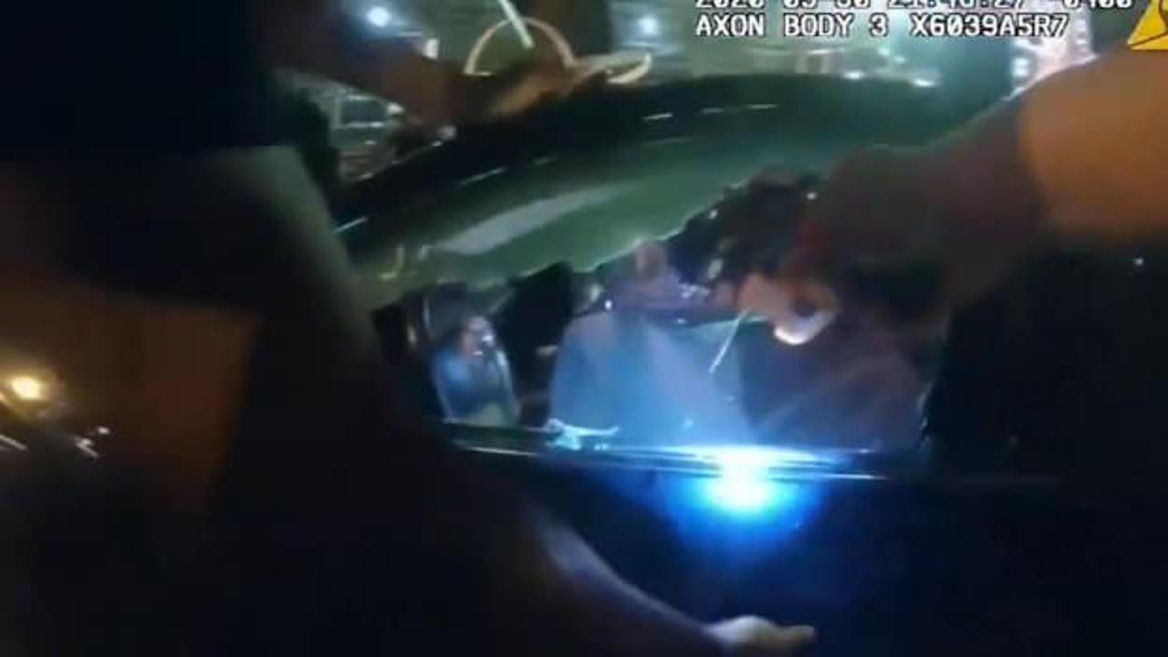 ABD’de polisin eylemcilere elektroşokla müdahale anı kamerada
