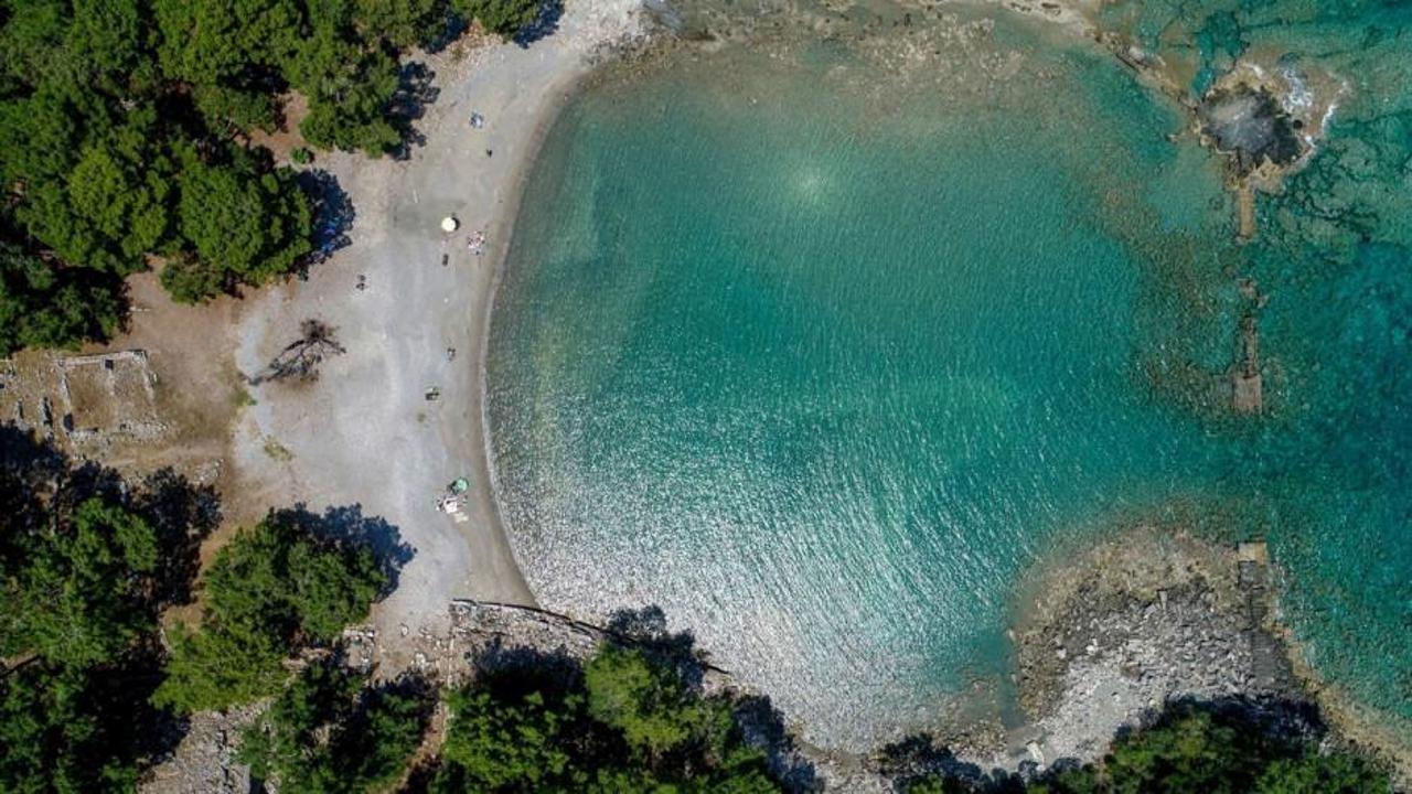 Antalya plajları hareketlendi 