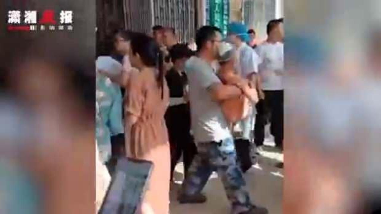 Çin'de bir güvenlik görevlisi çalıştığı anaokulunda çocukları bıçakladı