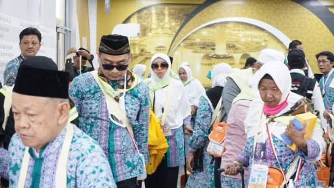 Endonezya'daki Müslümanlar, koronavirüs nedeniyle hacca gitmeyecek