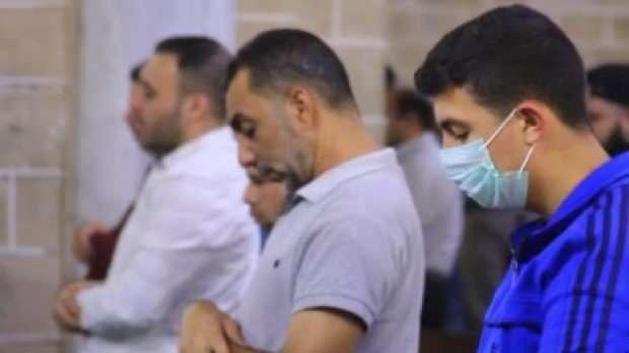 Gazze'de camiler ibadete açıldı