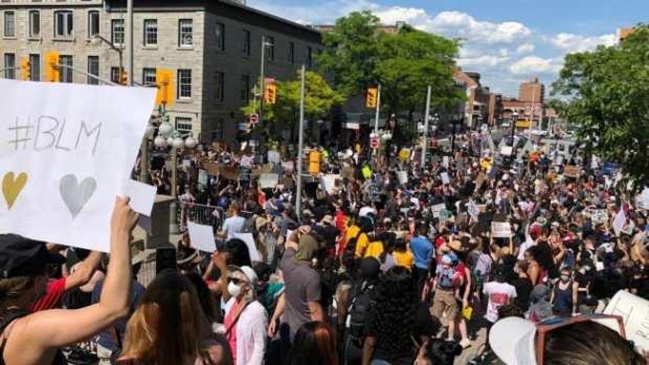Kanada'da binlerce kişi ırkçılığı protesto ediyor
