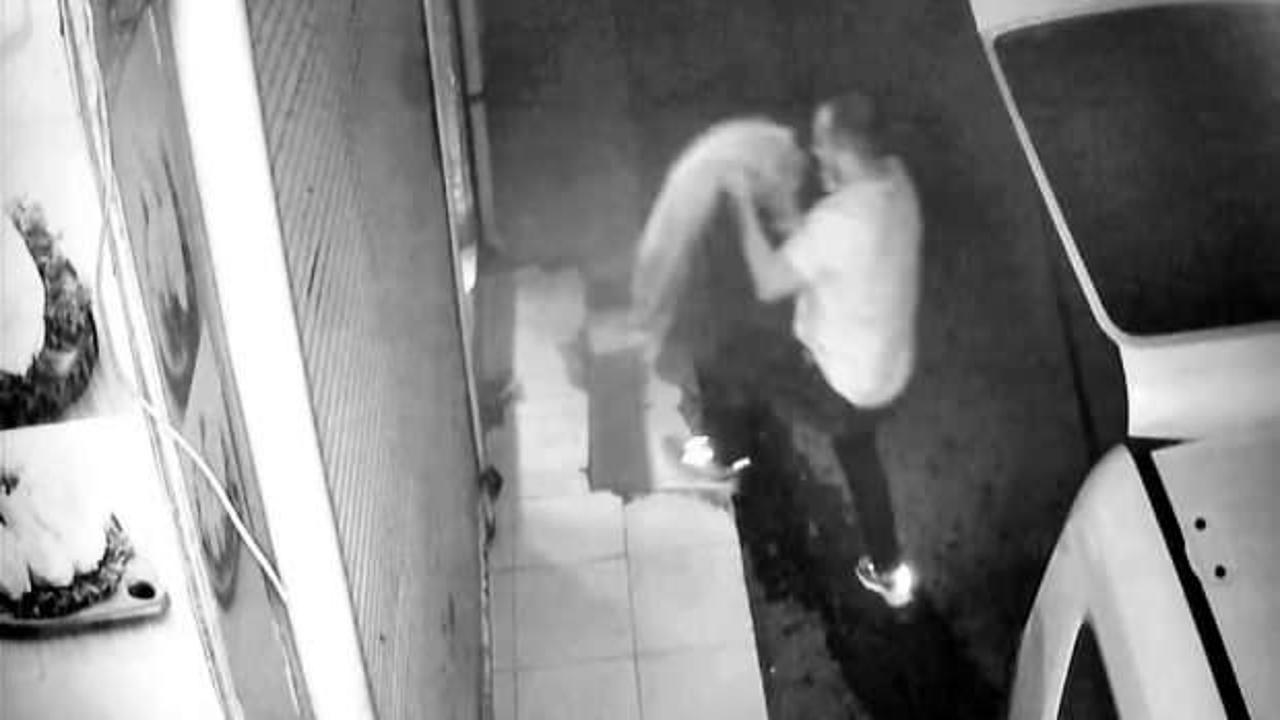 Kasaptan 200 kilo et &ccedil;aldılar, birbirlerini &ouml;perek kutladılar