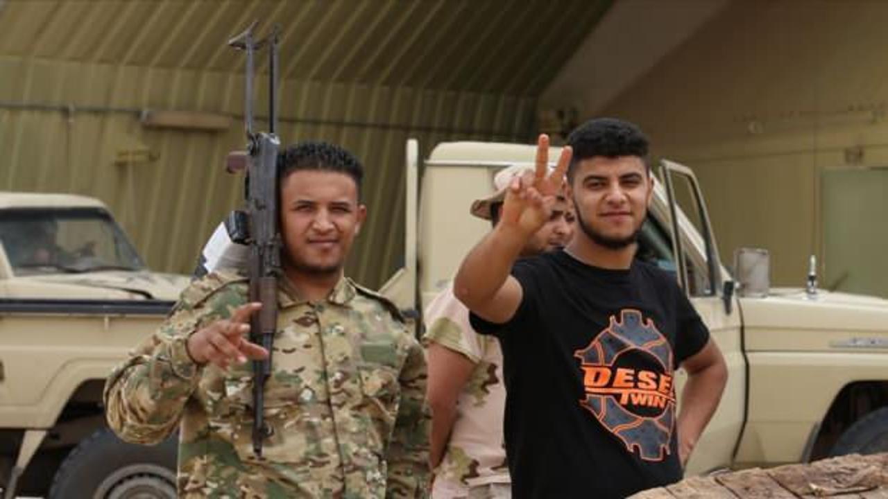 Libya ordusu Hafter'e ait savaş uçağını ele geçirdi