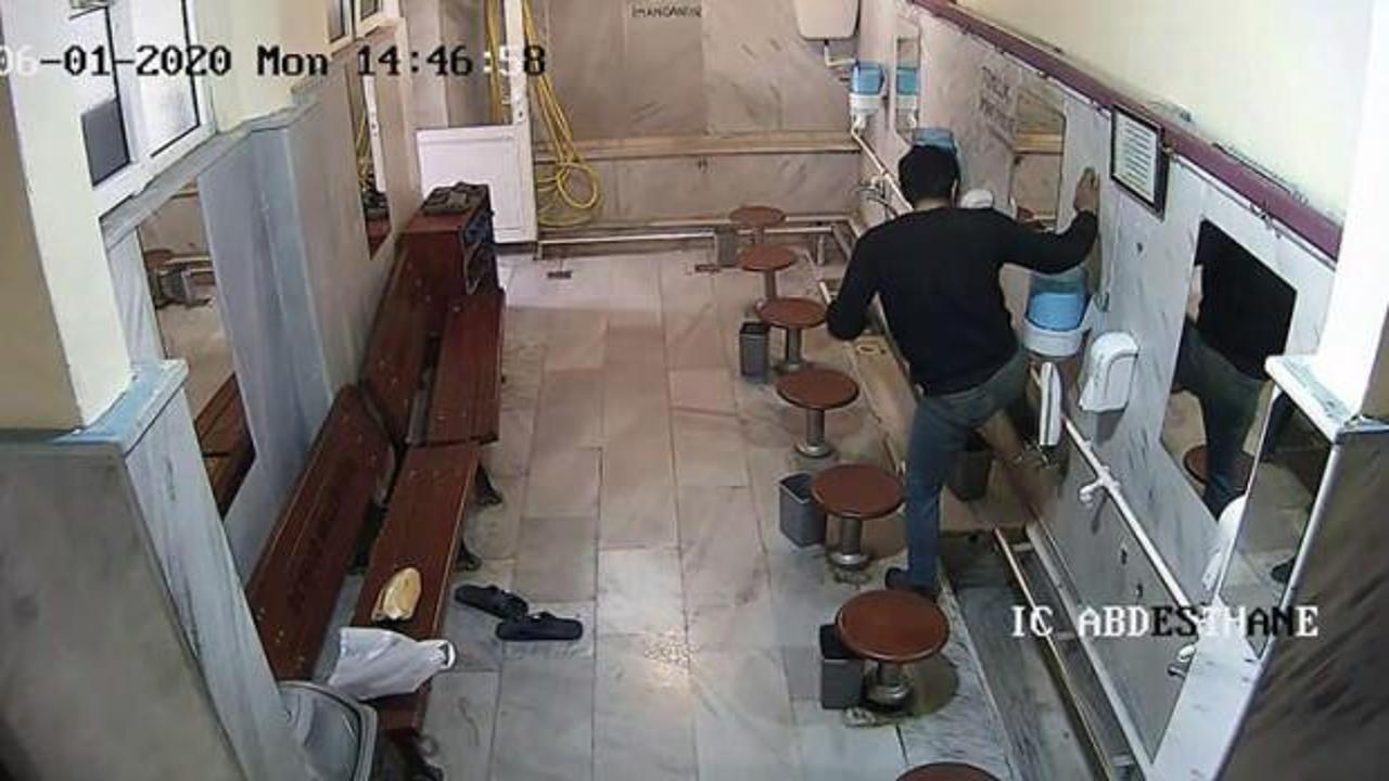 Pes dedirten hırsızlık: Caminin musluklarını saniyeler içinde çaldı