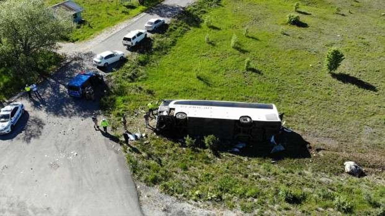 Yolcu otobüsü devrildi: Çok sayıda yaralı var...