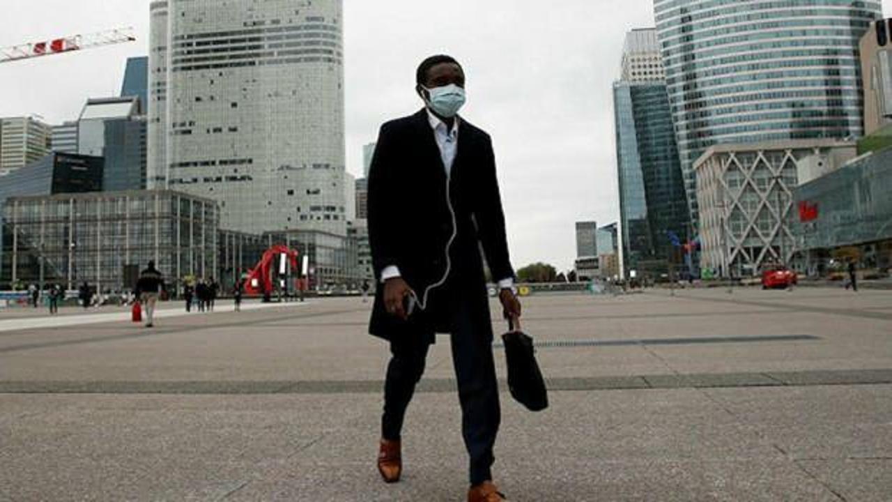 Fransız şirketlerinin ürettikleri milyonlarca maske ellerinde kaldı
