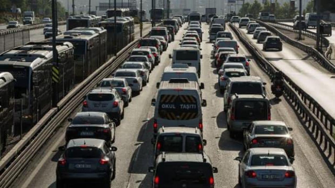 İstanbul trafiğinde sabah yoğunluğu