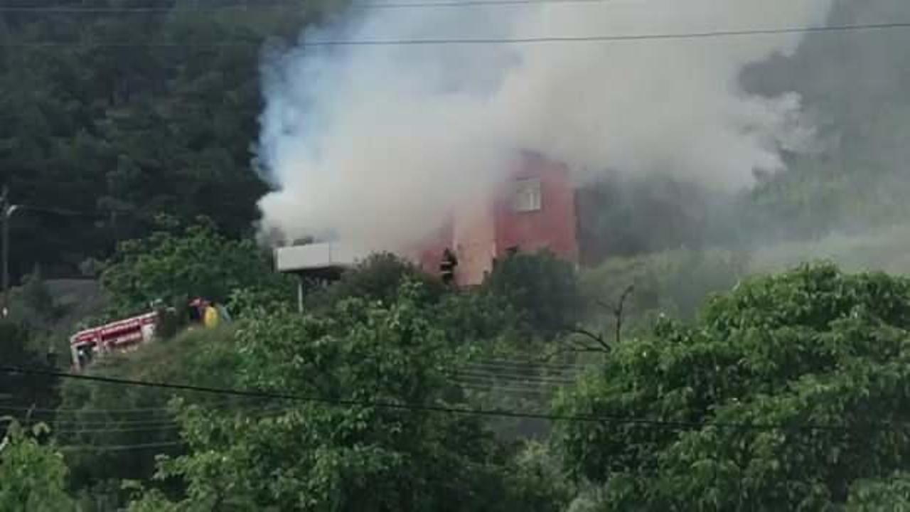 Karabük'te iki katlı ev yangında kül oldu