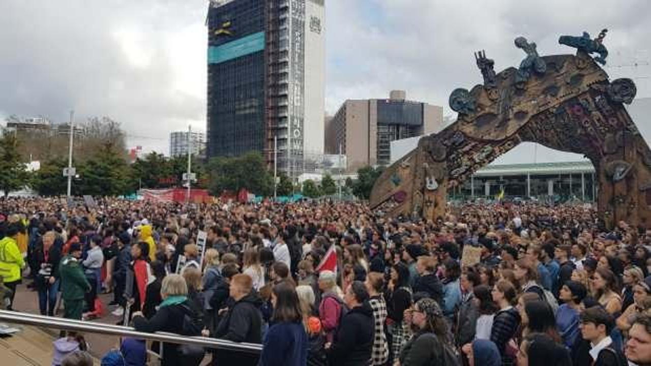 Yeni Zelanda'da ırkçılığa karşı gösterilerde binlerce kişi yürüdü