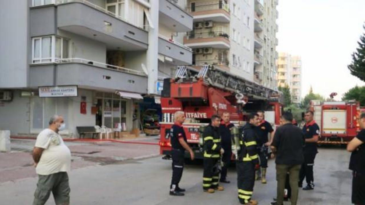 Buzdolabından &ccedil;ıkan yangında ev k&uuml;le d&ouml;nd&uuml;