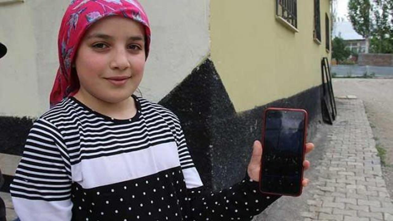 Cep telefonuyla g&ouml;r&uuml;nt&uuml;ledi! Bomba d&uuml;şm&uuml;ş gibi korktuk