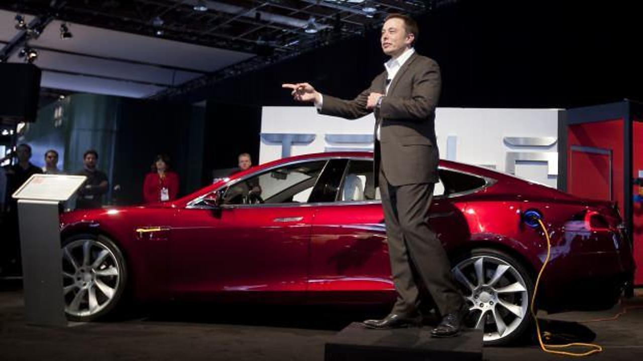 Elon Musk'tan Tesla açıklaması! Ertelendi