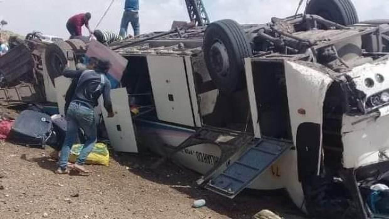Esed Rejimi askerlerini taşıyan otobüsün geçişi sırasında patlama: 15 ölü