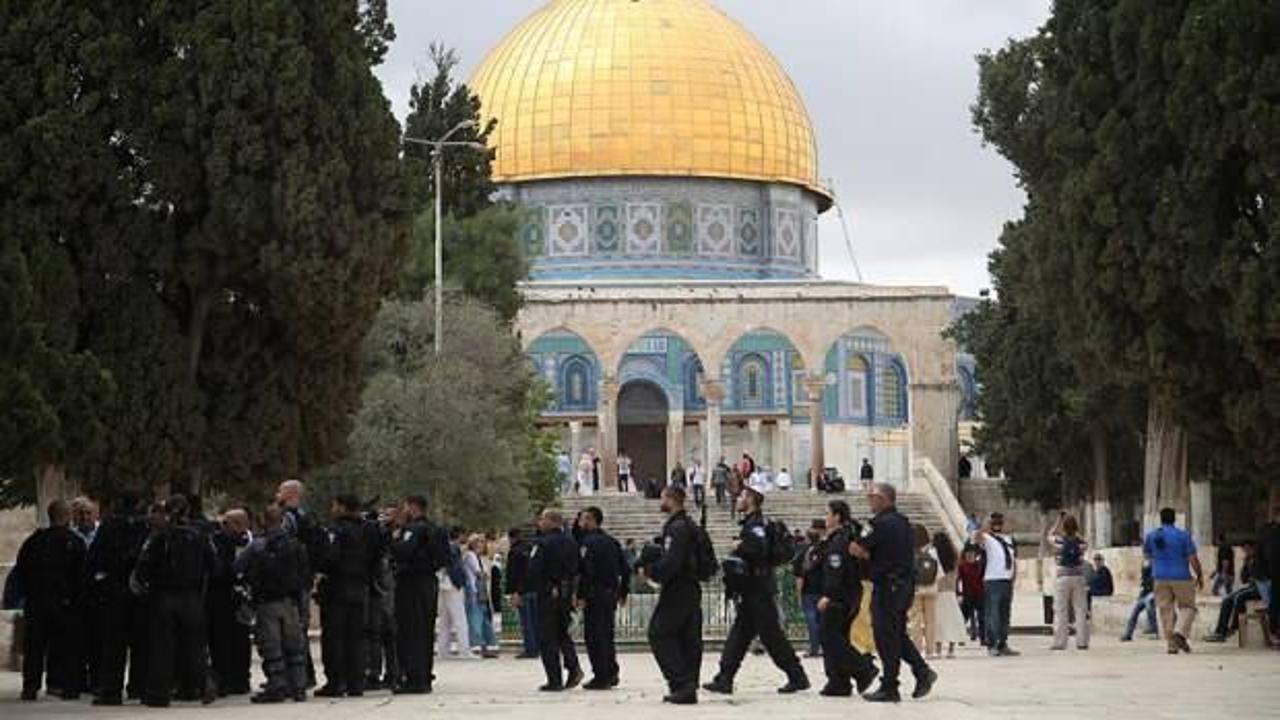 İşgalci İsrail polisi, Mescid-i Aksa'da 5'i kadın 6 Filistinliyi gözaltına aldı