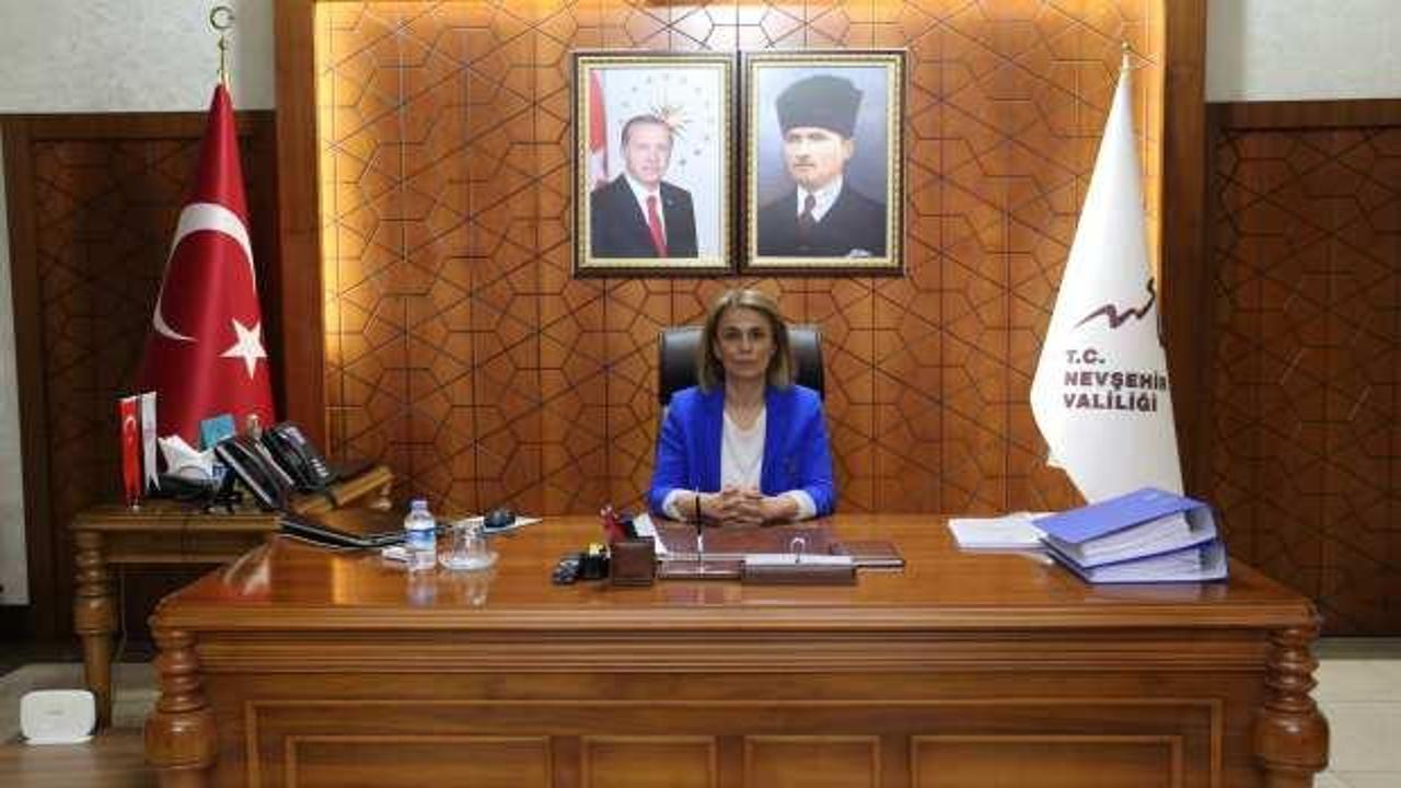 Nevşehir'in ilk kadın valisi Becel göreve başladı