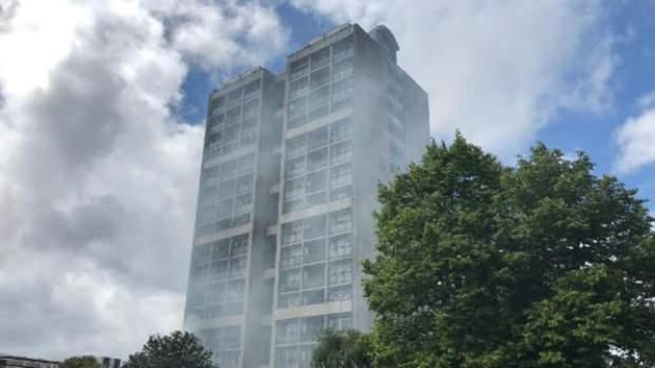 İngiltere’de 16 katlı apartmanda yangın paniği
