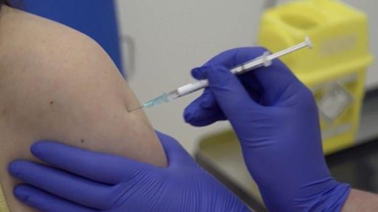 İngiltere'nin Kovid-19 aşısı ilk kez insanda denendi