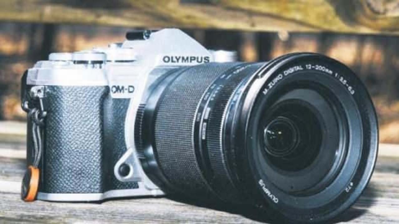 Olympus fotoğraf makinesi işinden çekildi
