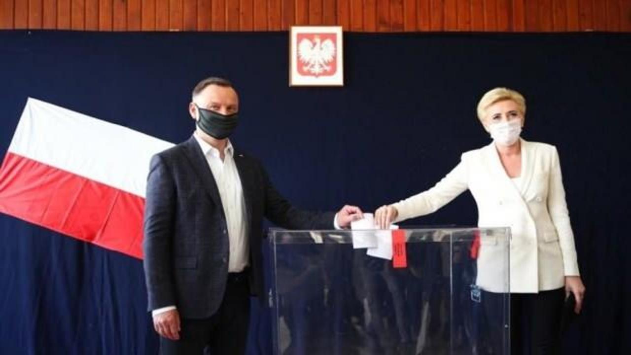 Polonya’da cumhurbaşkanlığı seçimleri ikinci tura kaldı