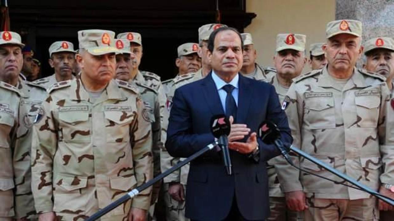 Komutanları yanına alan Sisi'den Mısır Ordusuna korkunç talimat