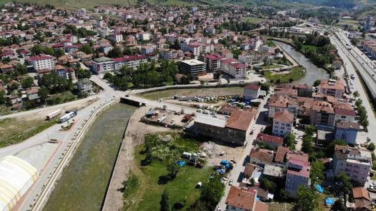 Tersine akan '&ccedil;ay' g&ouml;renleri şaşkına &ccedil;eviriyor