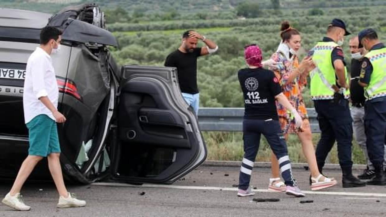 Ünlü şarkıcı Alişan ailesinin de içinde bulunduğu araçla kaza yaptı!