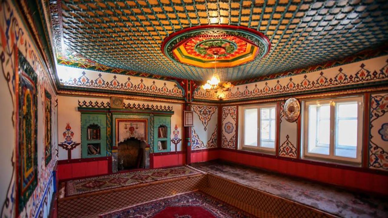 Ahşaba işlenen göz nuru sanat: 150 yıllık köy odaları