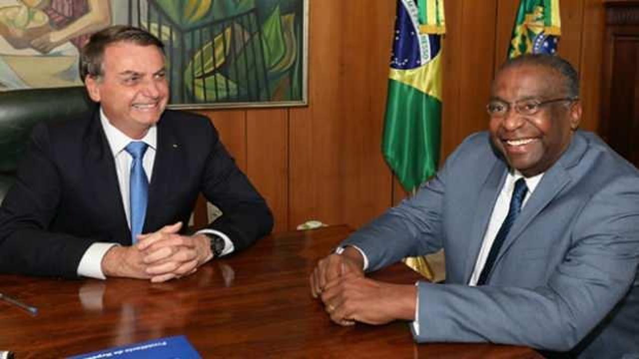 Brezilya'da Eğitim Bakanı öz geçmişinde yanlış bilgiler çıkınca istifa etti