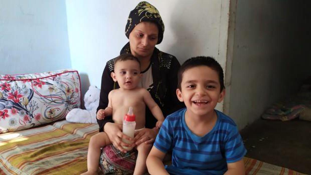 S&uuml;t alamadığı i&ccedil;in kaynattığı pirin&ccedil; suyunu i&ccedil;iriyor! Yardım seferberliği