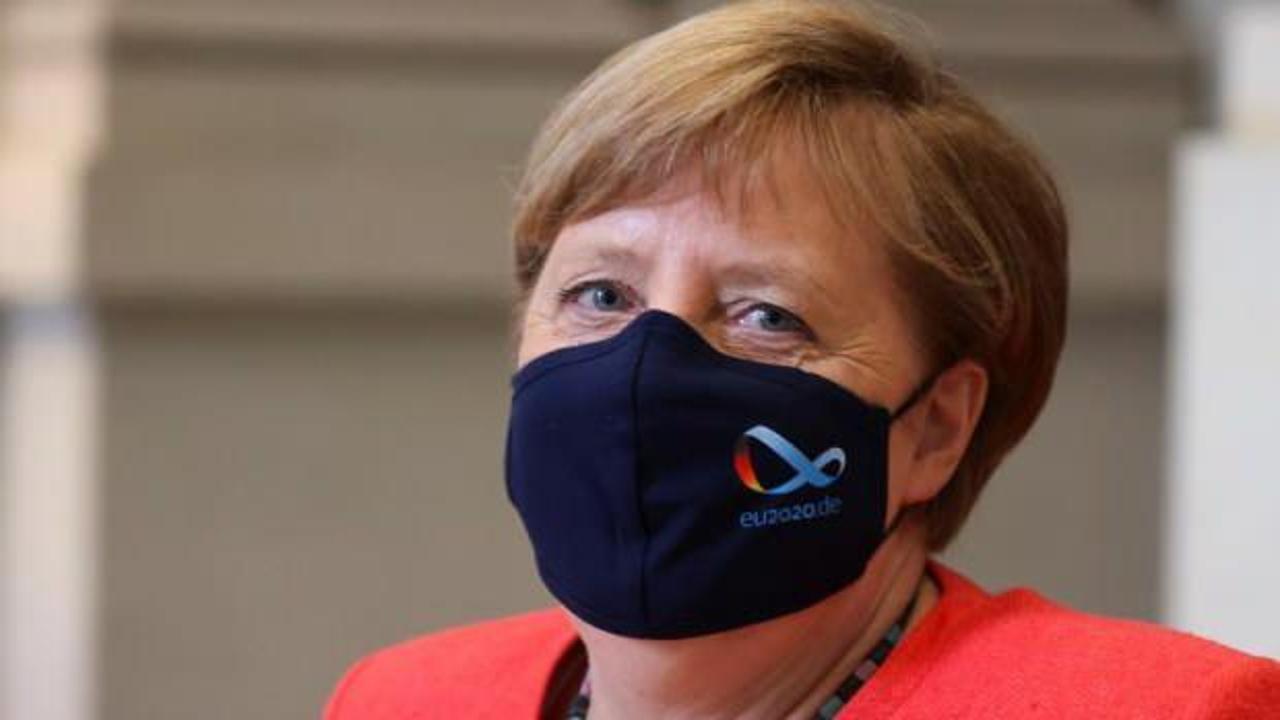 Merkel, eleştiriler üzerine maskeli ilk kez görüntülendi