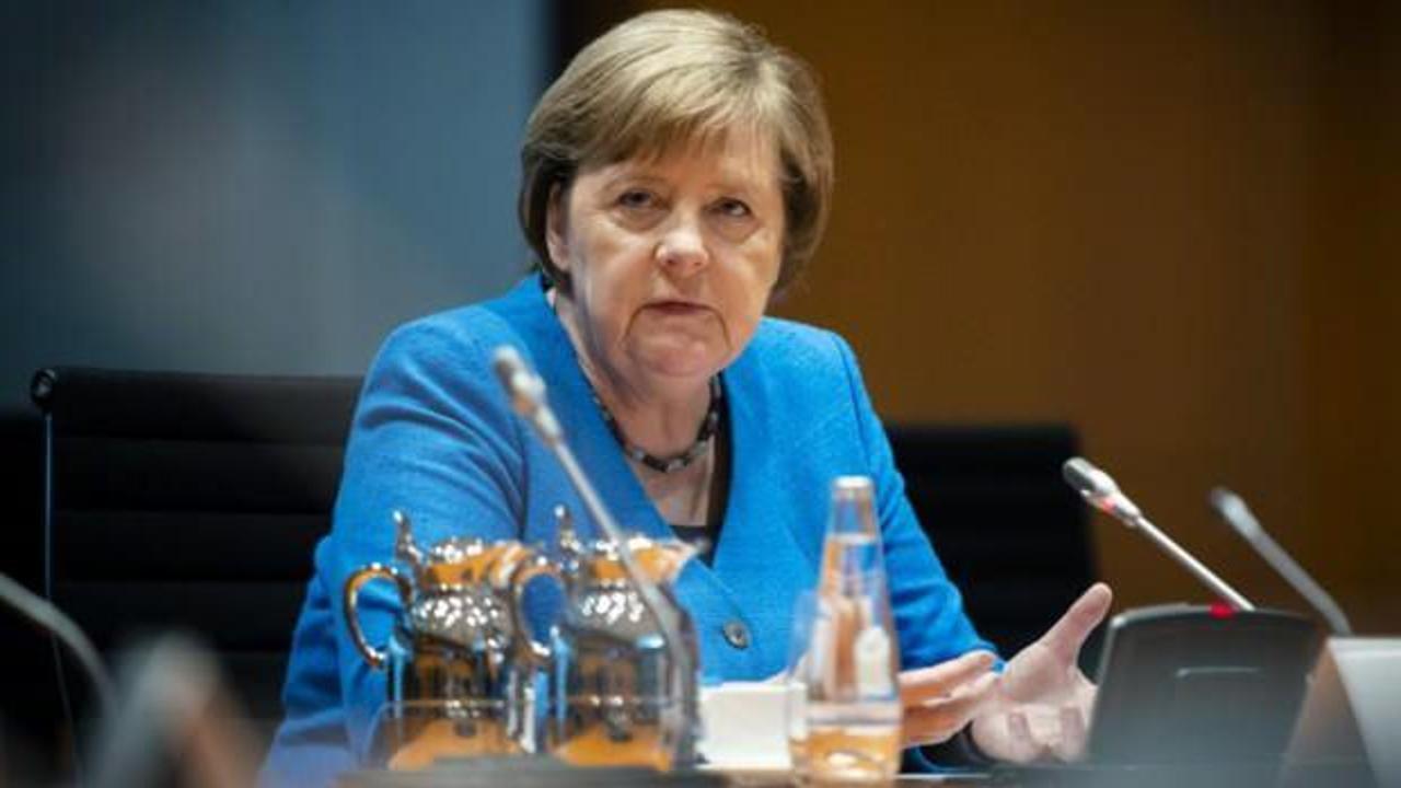 Merkel'den açıklama: Türkiye'yi bazı konularda eleştiriyorum