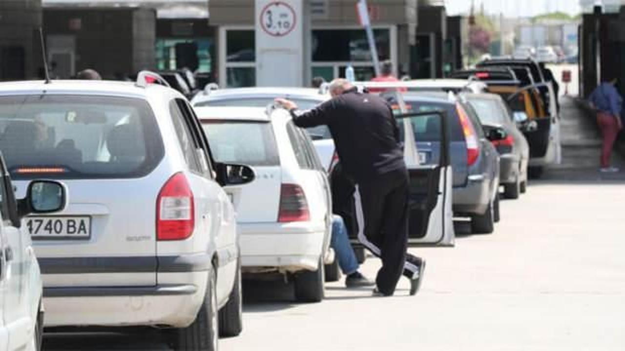 Akın akın T&uuml;rkiye&rsquo;ye geliyorlar! Sayıları 1 ayda 100 bini ge&ccedil;ti&hellip;