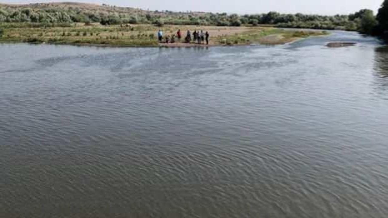 &Ccedil;ocuklarını boğulmaktan kurtaran baba hayatını kaybetti