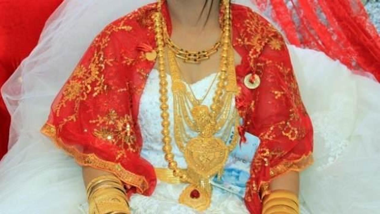 D&uuml;ğ&uuml;ne hazırlanan gelinin 60 bin liralık takılarını &ccedil;aldılar