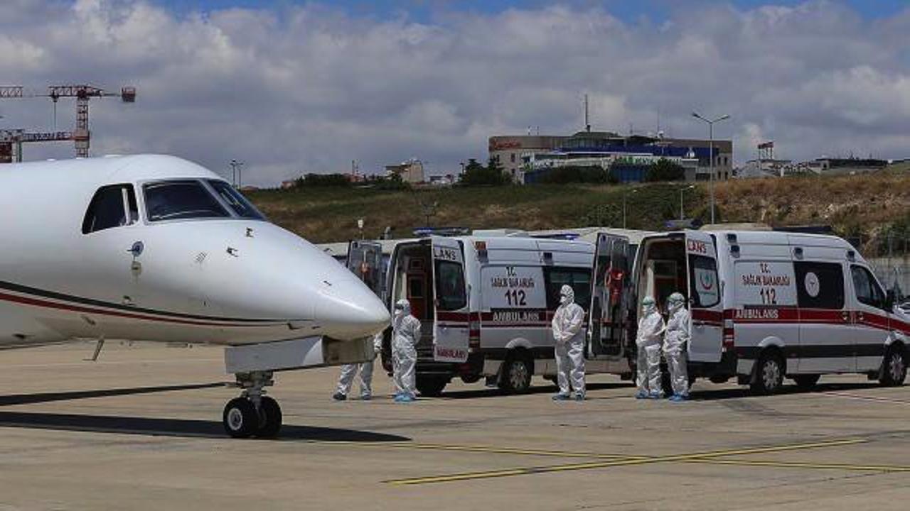 Kovid-19 hastası Türk vatandaşları ambulans uçakla yurt dışından getirildi