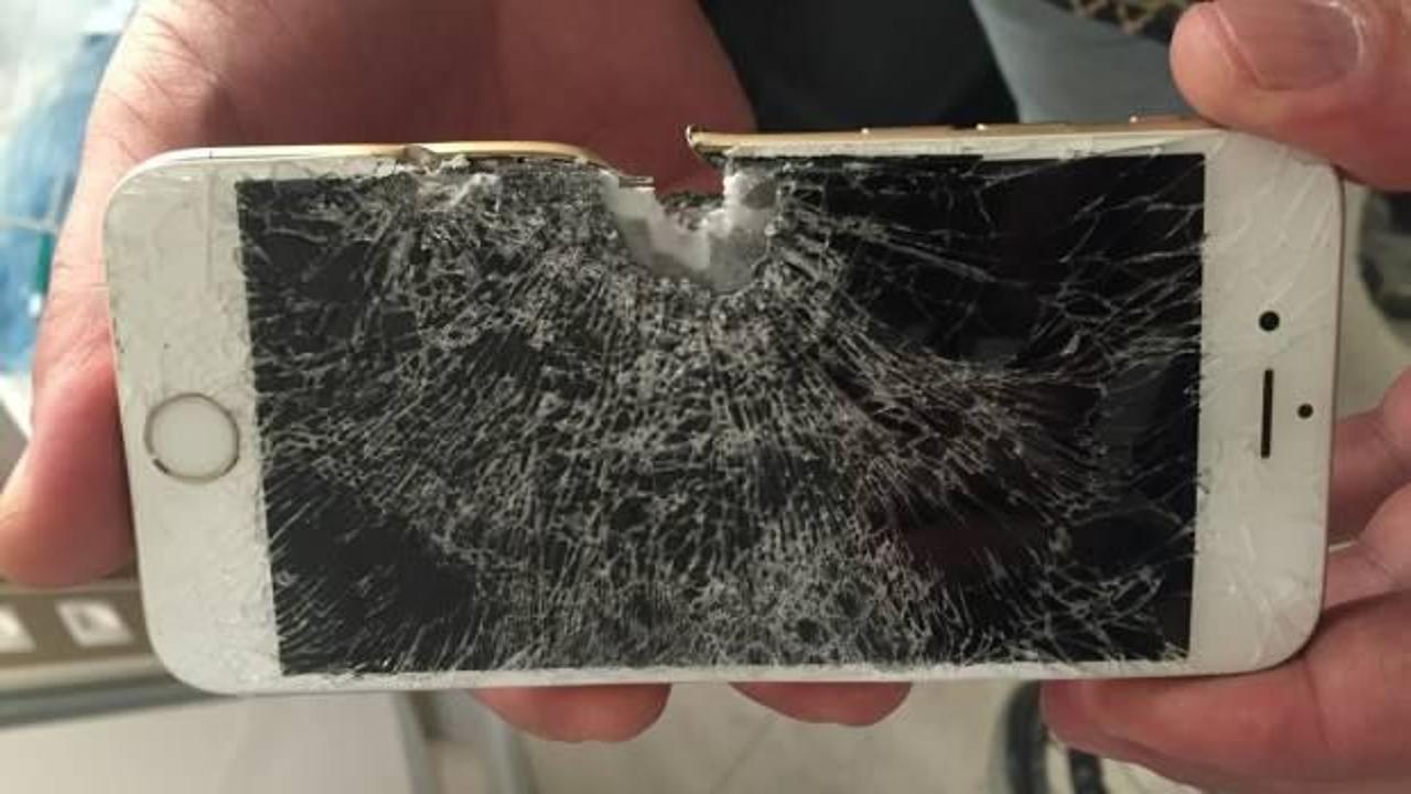 Kurşun cebindeki telefona saplanınca &ouml;l&uuml;mden kurtuldu